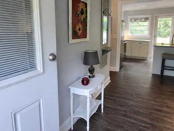 5th image of 100 Turner Ln