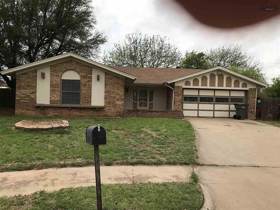 1st image of 9 Carswell Cir