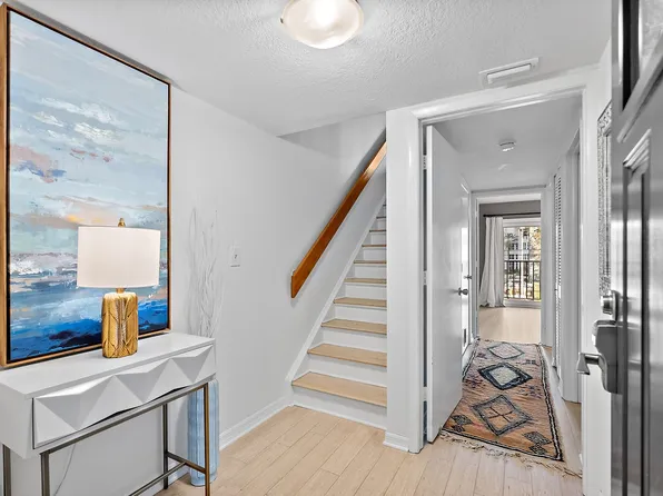 105 4th Ave NE #2218, Saint Petersburg, FL 33701