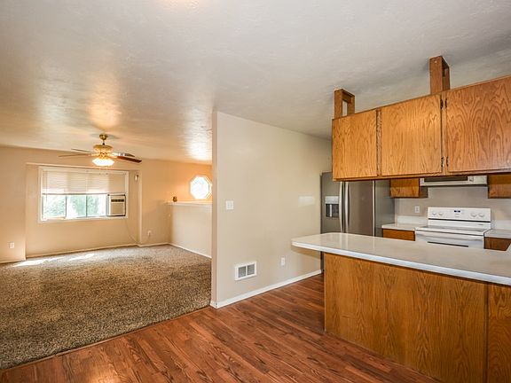 4th image of 2314 Louise Ln