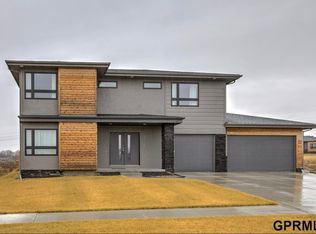2708 N 185th St, Elkhorn, NE 68022