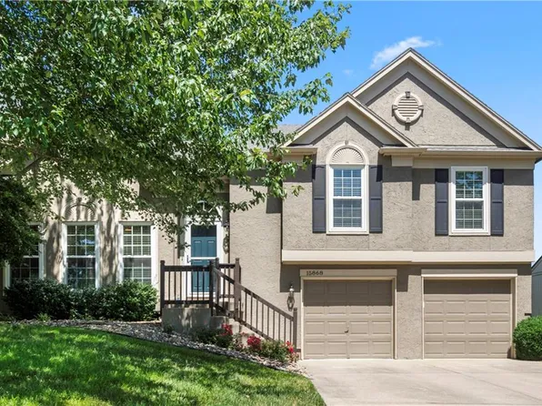15868 W 157th Ter, Olathe, KS 66062