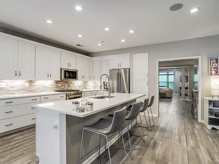 358 Urban Ave #358 — Photo 3