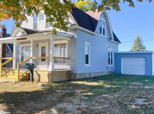 329 1st St SW, Hampton, IA 50441