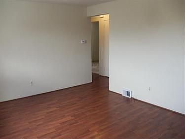 4th image of 11587 Dennis Cir