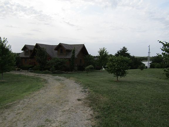 5th image of 1709 Cedar Dr