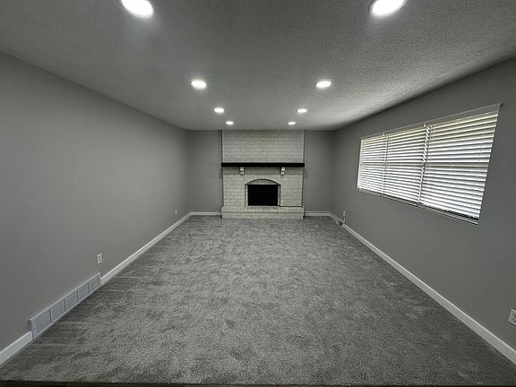 2nd image of 3006 N 36th Ter