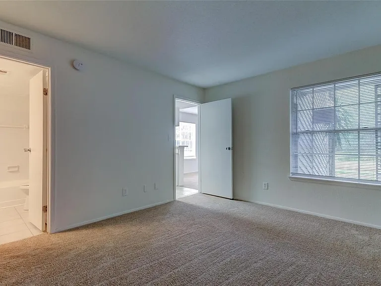 9100 Dr Martin Luther King Jr St N #1423 — Photo 13