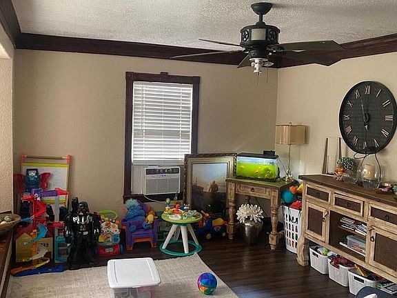 3rd image of 1003 W Wildwood Dr