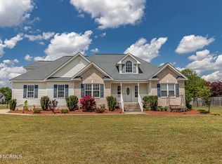 201 Willowbrook Dr, Pikeville, NC 27863