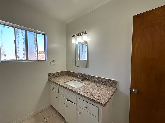 Bathroom with shower/tub combo