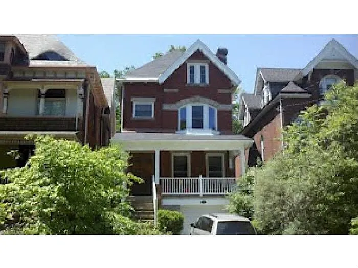 1038 Murray Hill Ave photo 1