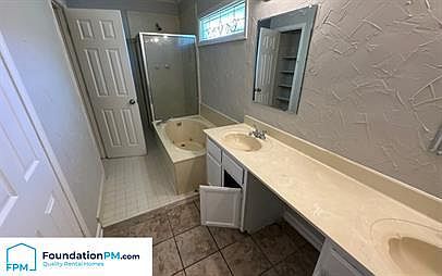 3rd image of 4611 Tracy Lynn Dr