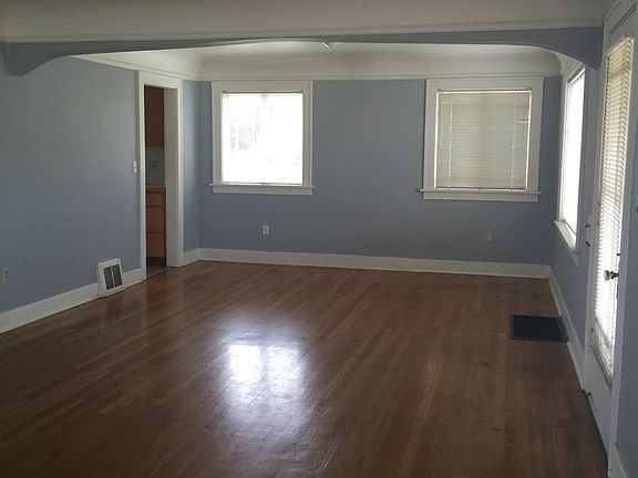2nd image of 431 NE Garfield St