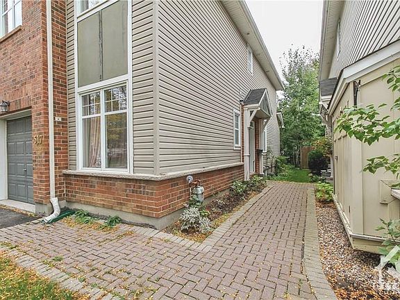 2nd image of 517 Devonwood Cir
