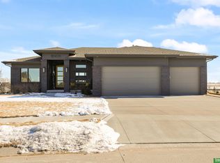 10431 S 105th St, Papillion, NE 68046