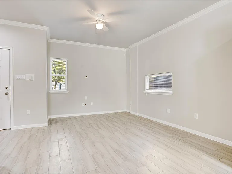 1045 Marcolin St #B — Photo 5