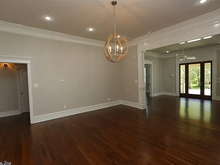415 N Spruce St — Photo 6