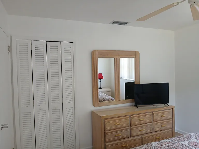 4020 SE 11th Pl — Photo 9