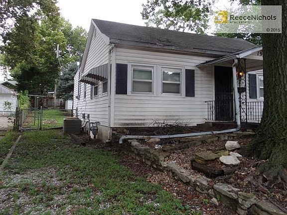 2nd image of 1906 Seneca St