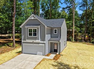 215 Edgewood Cir, Morganton, NC 28655