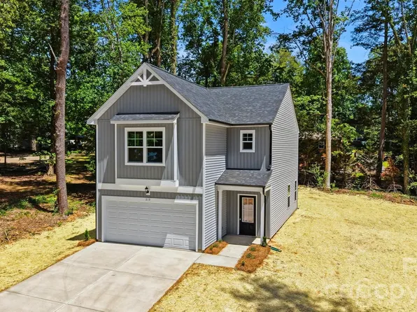 215 Edgewood Cir, Morganton, NC 28655