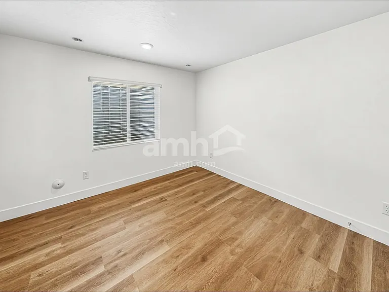 5498 W Damfield Ln — Photo 13