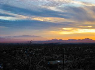 16 Embudo Del Sol, Santa Fe, NM 87508