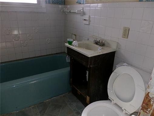 5th image of 2732 N 34th St