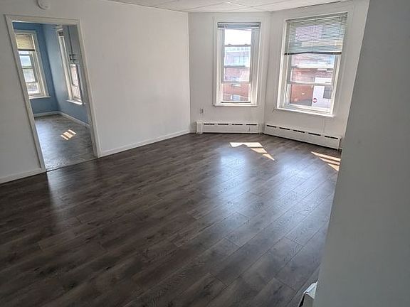 5th image of 1286 Newport Ave #2