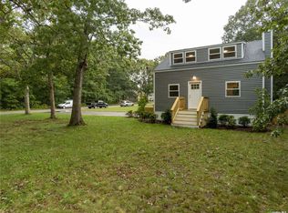 305 Wavecrest Dr, Mastic Beach, NY 11951