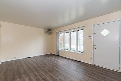 4th image of 1813 Western Ave