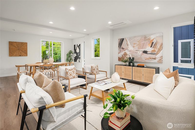 4th image of 116 29th Avenue E