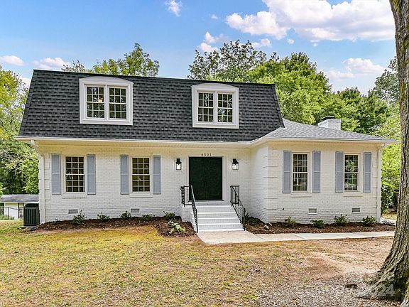 2nd image of 6501 Summerlin Pl