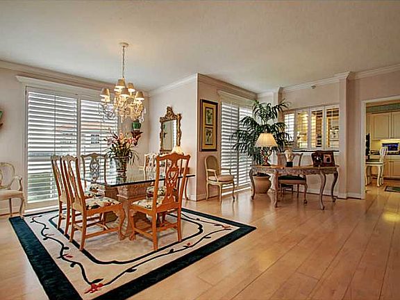 5th image of 4780 Dolphin Cay Ln S APT 508