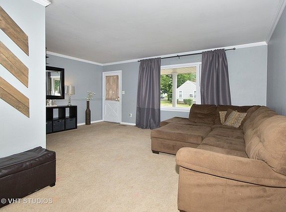 3rd image of 412 S Prairie Ave