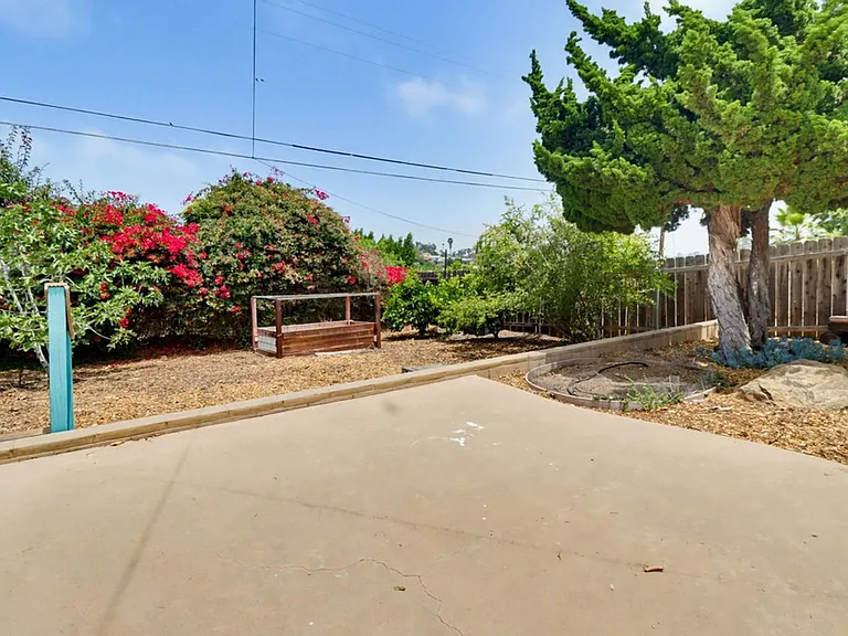 7134 Hybeth Dr — Photo 45
