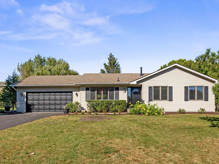 1270 Lake Susan Hills Dr — Photo 1