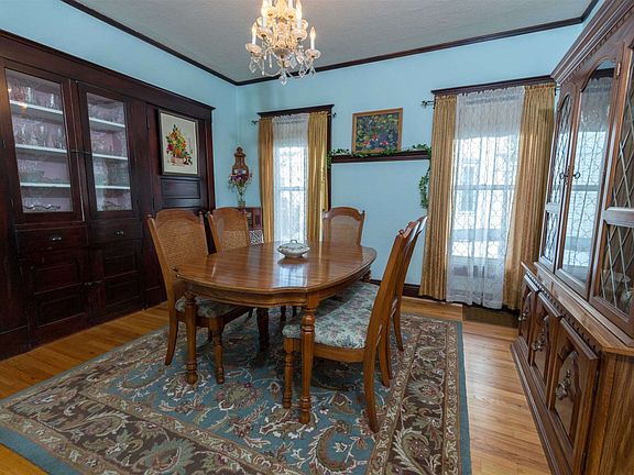 5th image of 1150 Lincoln Way E