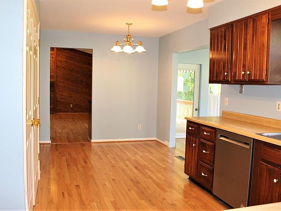 5th image of 7297 Royalgreen Dr