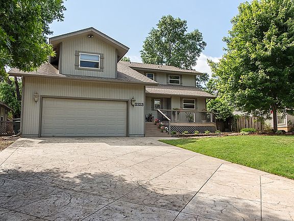 2nd image of 2123 E Country Way