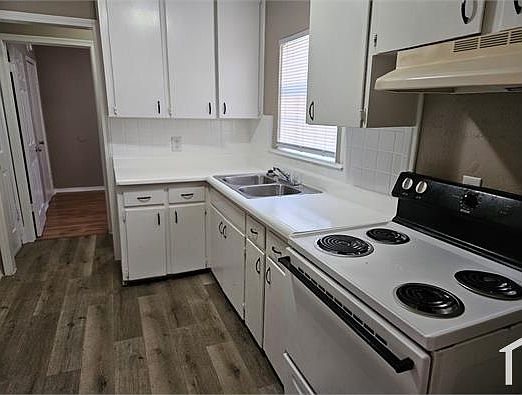 5th image of 3725 SE 23rd St