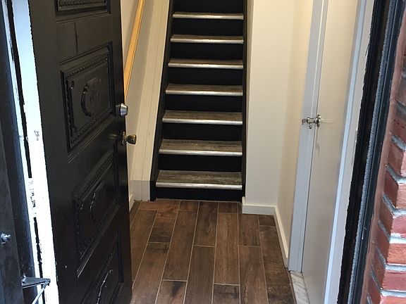 5th image of 406 W 39th St
