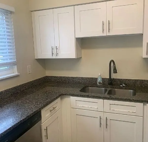 101 E Rhodes Dr #1 — Photo 5
