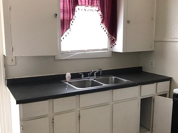 4th image of 859 Mackinaw St