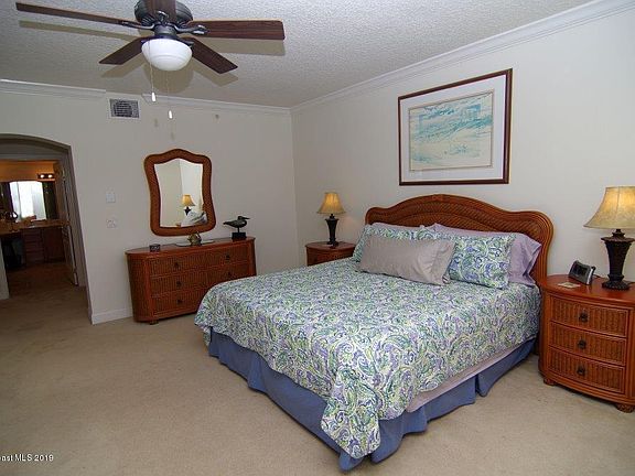5th image of 550 Jackson Ave APT 402
