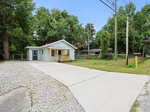 2nd image of 1035 6th St