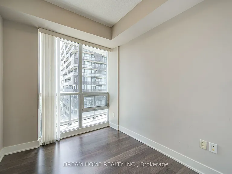 30 Roehampton Ave #2902 — Photo 19
