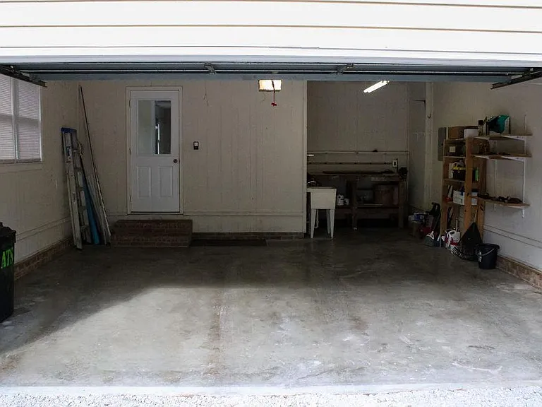 722 Chelsea Dr — Photo 16