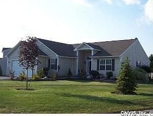 Beautifully Landscaped front yard
